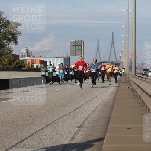 03.10.2025 - Köhlbrandbrückenlauf Luisa Fischer http://msf.ph/oto/9019799 03.10.2025 11:11:13 Position 3  meine-sportfotos.de