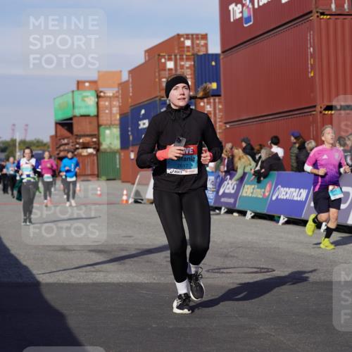 03.10.2025 - Köhlbrandbrückenlauf Michael Burmester http://msf.ph/oto/9019802 03.10.2025 10:20:32 Ziel 1051, 1664, 2023, 2617, 3562, 3636, 3669, 3783 meine-sportfotos.de