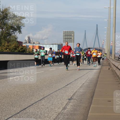 03.10.2025 - Köhlbrandbrückenlauf Luisa Fischer http://msf.ph/oto/9019810 03.10.2025 11:11:15 Position 3  meine-sportfotos.de
