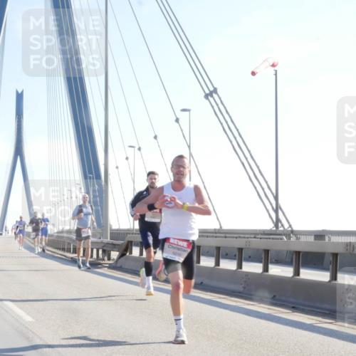03.10.2025 - Köhlbrandbrückenlauf Matties Gatica Varas http://msf.ph/oto/9019815 03.10.2025 12:20:06 Position 1 6216 meine-sportfotos.de
