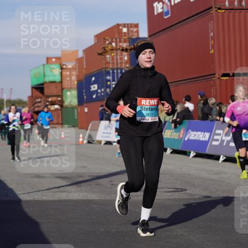 03.10.2025 - Köhlbrandbrückenlauf Michael Burmester http://msf.ph/oto/9019816 03.10.2025 10:20:32 Ziel 1051, 1664, 2023, 2617, 3562, 3636, 3669, 3783 meine-sportfotos.de