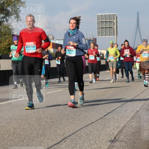 03.10.2025 - Köhlbrandbrückenlauf Luisa Fischer http://msf.ph/oto/9019859 03.10.2025 11:11:20 Position 3 2321, 2258 meine-sportfotos.de