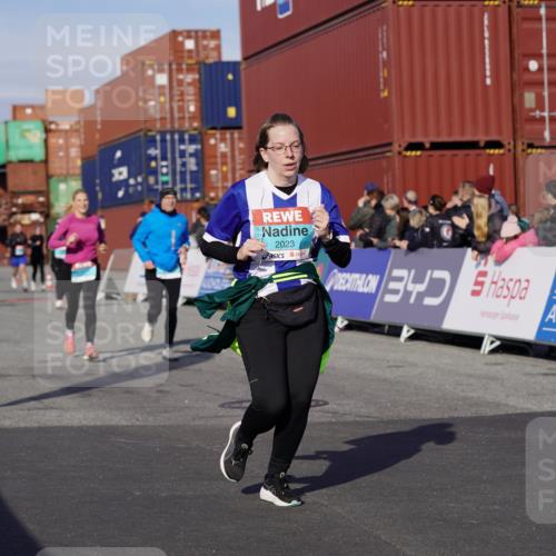 03.10.2025 - Köhlbrandbrückenlauf Michael Burmester http://msf.ph/oto/9019863 03.10.2025 10:20:36 Ziel 1664, 1971, 2023, 2617, 2817, 3562, 3636, 3783 meine-sportfotos.de