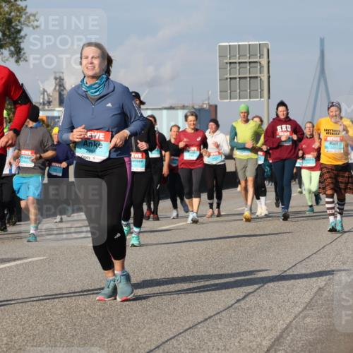03.10.2025 - Köhlbrandbrückenlauf Luisa Fischer http://msf.ph/oto/9019866 03.10.2025 11:11:21 Position 3 2321, 2258, 3701 meine-sportfotos.de