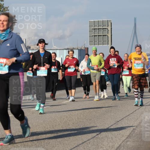 03.10.2025 - Köhlbrandbrückenlauf Luisa Fischer http://msf.ph/oto/9019874 03.10.2025 11:11:22 Position 3 2863, 2258, 3701, 3122 meine-sportfotos.de