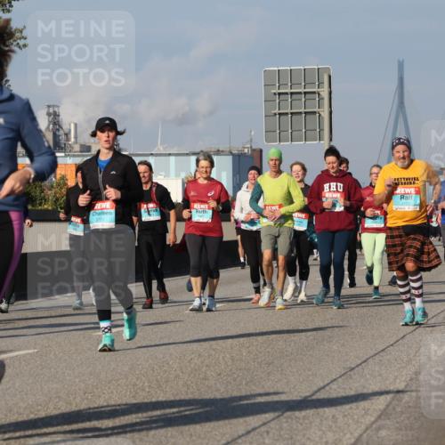 03.10.2025 - Köhlbrandbrückenlauf Luisa Fischer http://msf.ph/oto/9019876 03.10.2025 11:11:22 Position 3 225, 3701, 88, 3122 meine-sportfotos.de