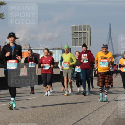 03.10.2025 - Köhlbrandbrückenlauf Luisa Fischer http://msf.ph/oto/9019885 03.10.2025 11:11:23 Position 3 3701, 3122, 1867 meine-sportfotos.de