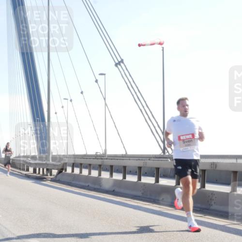 03.10.2025 - Köhlbrandbrückenlauf Matties Gatica Varas http://msf.ph/oto/9019886 03.10.2025 12:20:23 Position 1 628 meine-sportfotos.de