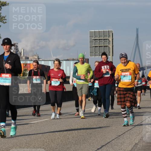 03.10.2025 - Köhlbrandbrückenlauf Luisa Fischer http://msf.ph/oto/9019888 03.10.2025 11:11:23 Position 3 3701, 84, 1097, 3122 meine-sportfotos.de