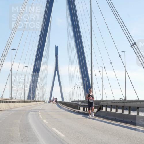 03.10.2025 - Köhlbrandbrückenlauf Matties Gatica Varas http://msf.ph/oto/9019889 03.10.2025 12:20:25 Position 1  meine-sportfotos.de