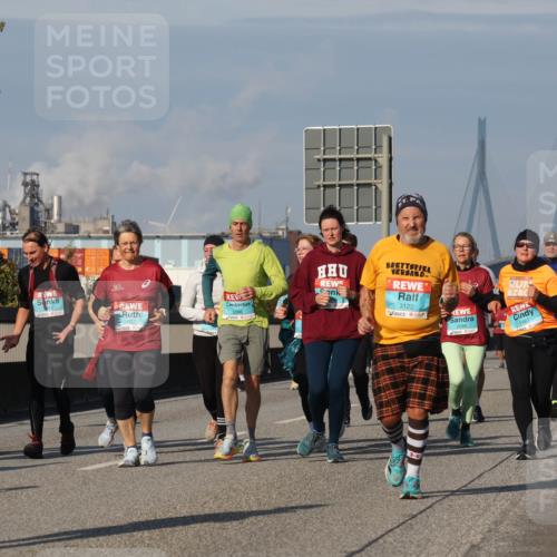 03.10.2025 - Köhlbrandbrückenlauf Luisa Fischer http://msf.ph/oto/9019896 03.10.2025 11:11:24 Position 3 3701, 1097, 1096, 3122, 1867 meine-sportfotos.de