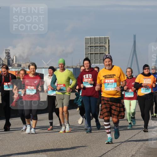 03.10.2025 - Köhlbrandbrückenlauf Luisa Fischer http://msf.ph/oto/9019897 03.10.2025 11:11:25 Position 3 3745, 1097, 3746, 1098, 3122, 1867 meine-sportfotos.de