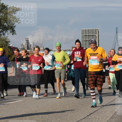 03.10.2025 - Köhlbrandbrückenlauf Luisa Fischer http://msf.ph/oto/9019903 03.10.2025 11:11:25 Position 3 1096, 1097, 3746, 3364, 3122, 1867 meine-sportfotos.de
