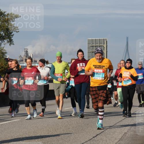 03.10.2025 - Köhlbrandbrückenlauf Luisa Fischer http://msf.ph/oto/9019905 03.10.2025 11:11:26 Position 3 1097, 3745, 3122, 1867 meine-sportfotos.de