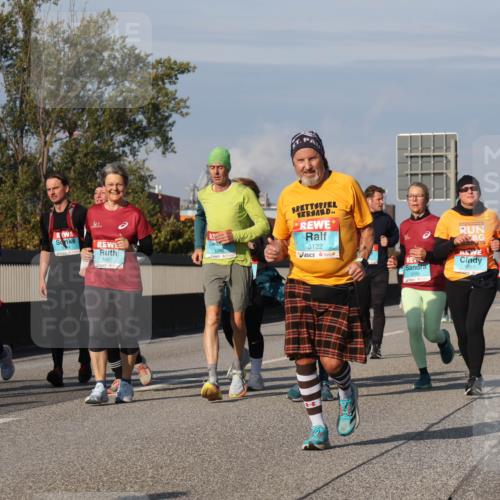03.10.2025 - Köhlbrandbrückenlauf Luisa Fischer http://msf.ph/oto/9019913 03.10.2025 11:11:27 Position 3 3745, 1097, 1096, 3122, 2088 meine-sportfotos.de