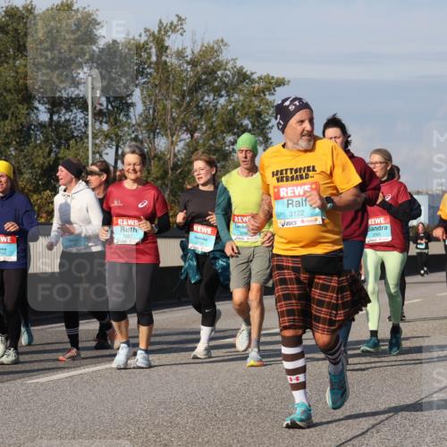 03.10.2025 - Köhlbrandbrückenlauf Luisa Fischer http://msf.ph/oto/9019924 03.10.2025 11:11:29 Position 3 3745, 1097, 1096, 3122, 2086, 1867 meine-sportfotos.de