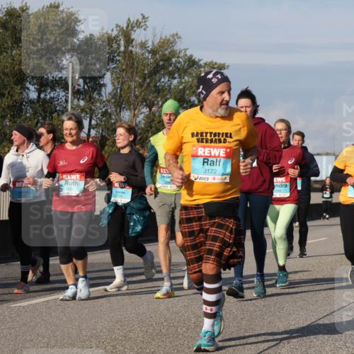 03.10.2025 - Köhlbrandbrückenlauf Luisa Fischer http://msf.ph/oto/9019926 03.10.2025 11:11:29 Position 3 3745, 3746, 1097, 3739, 1096, 3122, 2086, 1867 meine-sportfotos.de