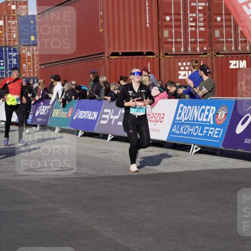 03.10.2025 - Köhlbrandbrückenlauf Michael Burmester http://msf.ph/oto/9019933 03.10.2025 10:20:42 Ziel 1561, 1562, 1618, 1664, 1971, 2033, 2082, 2817, 3030, 3148, 3617, 3636, 3783 meine-sportfotos.de