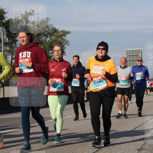 03.10.2025 - Köhlbrandbrückenlauf Luisa Fischer http://msf.ph/oto/9019941 03.10.2025 11:11:31 Position 3 2, 1098, 1867, 1704 meine-sportfotos.de