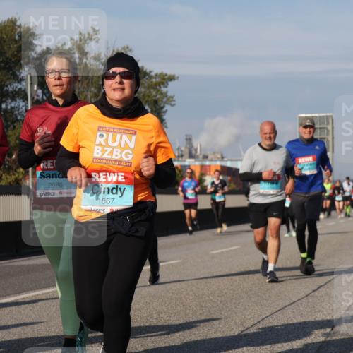 03.10.2025 - Köhlbrandbrückenlauf Luisa Fischer http://msf.ph/oto/9019950 03.10.2025 11:11:32 Position 3 1098, 2086, 1867 meine-sportfotos.de