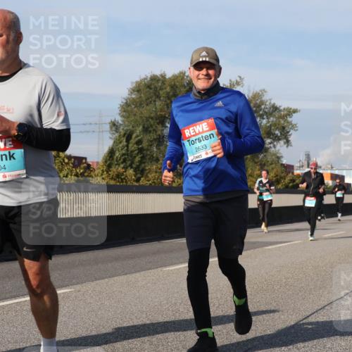 03.10.2025 - Köhlbrandbrückenlauf Luisa Fischer http://msf.ph/oto/9019988 03.10.2025 11:11:37 Position 3 1, 1704, 2633 meine-sportfotos.de