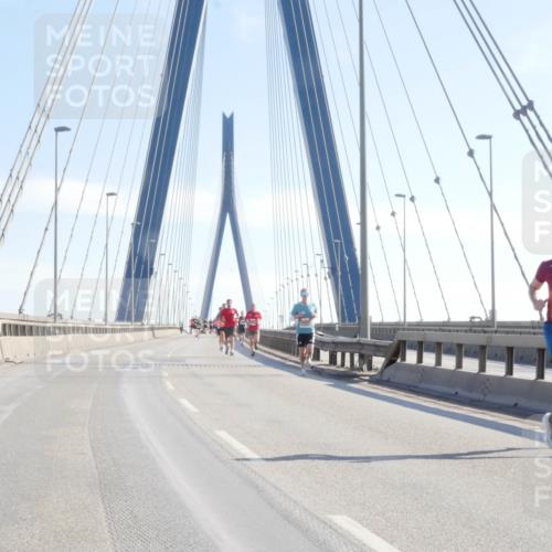 03.10.2025 - Köhlbrandbrückenlauf Matties Gatica Varas http://msf.ph/oto/9019995 03.10.2025 12:20:50 Position 1  meine-sportfotos.de
