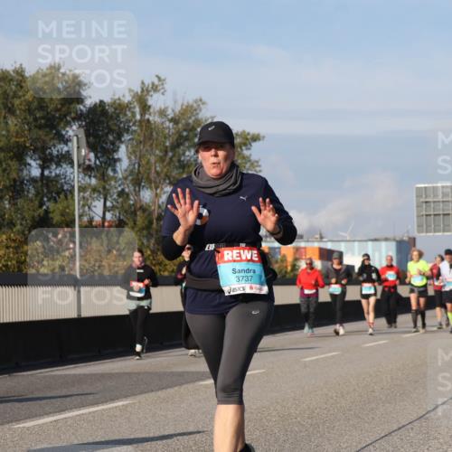 03.10.2025 - Köhlbrandbrückenlauf Luisa Fischer http://msf.ph/oto/9020010 03.10.2025 11:11:42 Position 3 310, 3737 meine-sportfotos.de