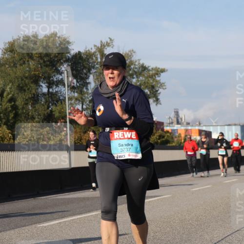 03.10.2025 - Köhlbrandbrückenlauf Luisa Fischer http://msf.ph/oto/9020012 03.10.2025 11:11:43 Position 3 231, 3737 meine-sportfotos.de