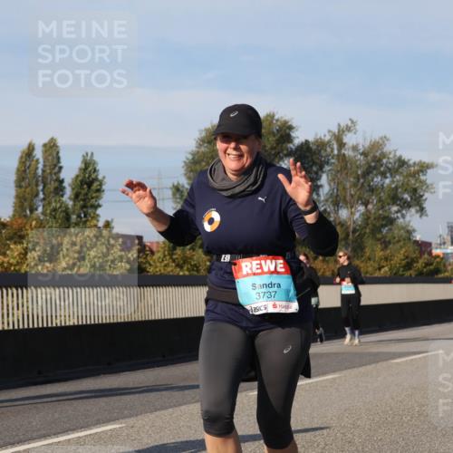 03.10.2025 - Köhlbrandbrückenlauf Luisa Fischer http://msf.ph/oto/9020016 03.10.2025 11:11:43 Position 3 230, 3737 meine-sportfotos.de