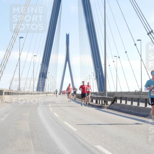 03.10.2025 - Köhlbrandbrückenlauf Matties Gatica Varas http://msf.ph/oto/9020027 03.10.2025 12:20:54 Position 1  meine-sportfotos.de
