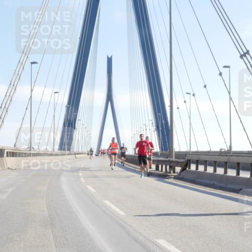 03.10.2025 - Köhlbrandbrückenlauf Matties Gatica Varas http://msf.ph/oto/9020030 03.10.2025 12:20:55 Position 1  meine-sportfotos.de