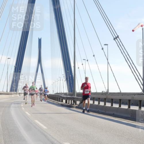 03.10.2025 - Köhlbrandbrückenlauf Matties Gatica Varas http://msf.ph/oto/9020053 03.10.2025 12:21:08 Position 1  meine-sportfotos.de