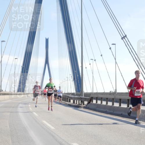 03.10.2025 - Köhlbrandbrückenlauf Matties Gatica Varas http://msf.ph/oto/9020065 03.10.2025 12:21:09 Position 1 2013 meine-sportfotos.de