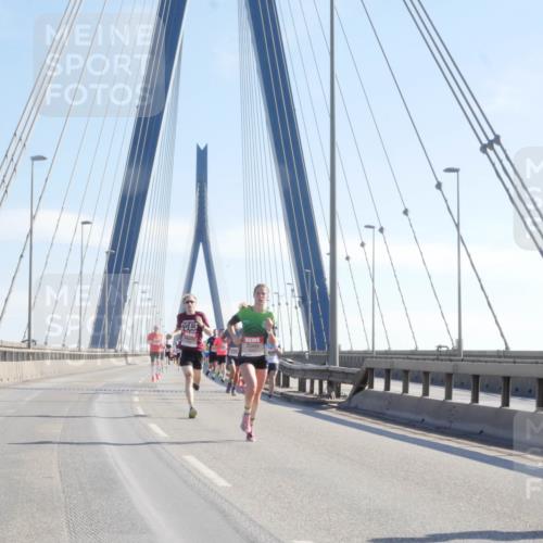 03.10.2025 - Köhlbrandbrückenlauf Matties Gatica Varas http://msf.ph/oto/9020071 03.10.2025 12:21:10 Position 1 20195 meine-sportfotos.de