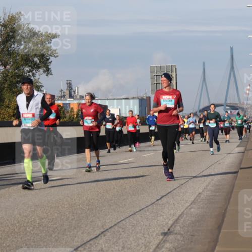 03.10.2025 - Köhlbrandbrückenlauf Luisa Fischer http://msf.ph/oto/9020072 03.10.2025 11:11:50 Position 3  meine-sportfotos.de