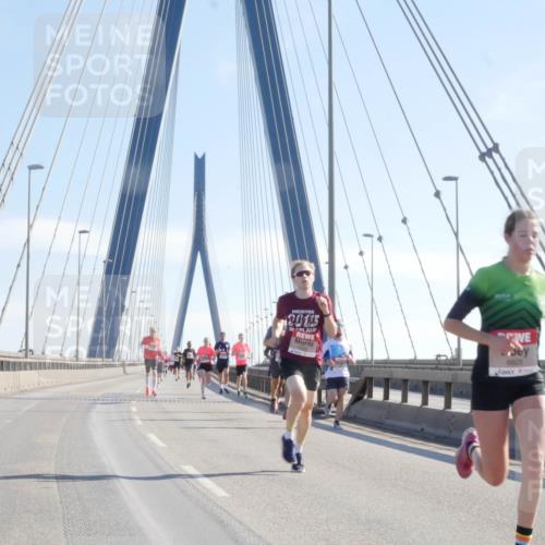 03.10.2025 - Köhlbrandbrückenlauf Matties Gatica Varas http://msf.ph/oto/9020085 03.10.2025 12:21:12 Position 1 2015, 6625 meine-sportfotos.de