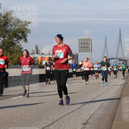 03.10.2025 - Köhlbrandbrückenlauf Luisa Fischer http://msf.ph/oto/9020086 03.10.2025 11:11:52 Position 3 2536 meine-sportfotos.de