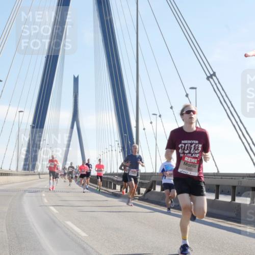 03.10.2025 - Köhlbrandbrückenlauf Matties Gatica Varas http://msf.ph/oto/9020092 03.10.2025 12:21:13 Position 1 2013, 6333 meine-sportfotos.de