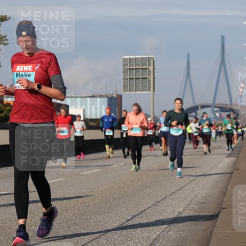 03.10.2025 - Köhlbrandbrückenlauf Luisa Fischer http://msf.ph/oto/9020097 03.10.2025 11:11:54 Position 3  meine-sportfotos.de