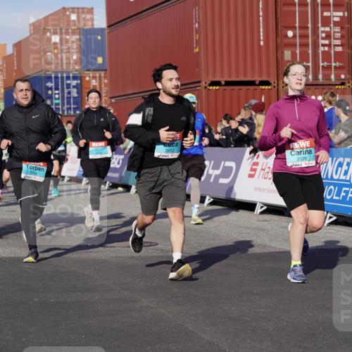 03.10.2025 - Köhlbrandbrückenlauf Michael Burmester http://msf.ph/oto/9020098 03.10.2025 10:20:51 Ziel 1463, 1561, 1562, 1607, 1609, 1618, 1706, 1846, 1965, 2012, 2033, 2082, 2128, 2142, 2362, 2416, 2512, 2943, 2969, 2977, 2978, 3148, 3215, 3617, 3755, 3757, 3758 meine-sportfotos.de