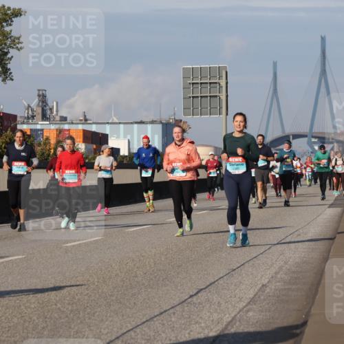 03.10.2025 - Köhlbrandbrückenlauf Luisa Fischer http://msf.ph/oto/9020111 03.10.2025 11:11:55 Position 3 2388 meine-sportfotos.de