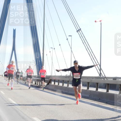 03.10.2025 - Köhlbrandbrückenlauf Matties Gatica Varas http://msf.ph/oto/9020112 03.10.2025 12:21:16 Position 1 11111, 4004 meine-sportfotos.de