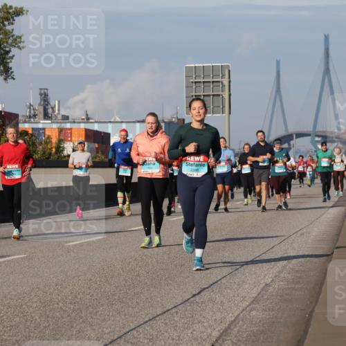 03.10.2025 - Köhlbrandbrückenlauf Luisa Fischer http://msf.ph/oto/9020133 03.10.2025 11:11:57 Position 3 2388 meine-sportfotos.de