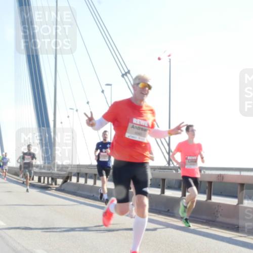 03.10.2025 - Köhlbrandbrückenlauf Matties Gatica Varas http://msf.ph/oto/9020139 03.10.2025 12:21:20 Position 1 4040 meine-sportfotos.de