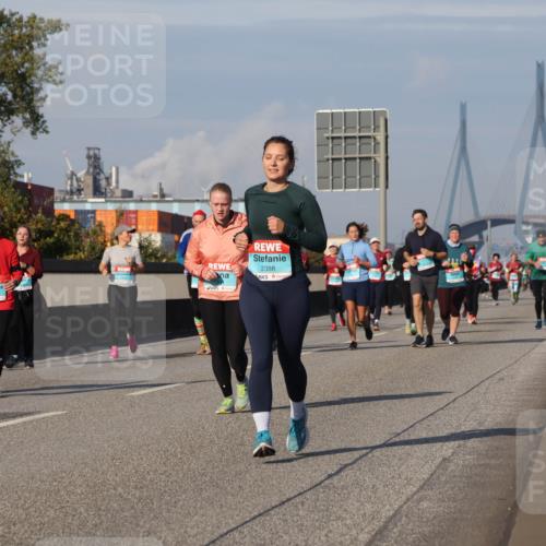 03.10.2025 - Köhlbrandbrückenlauf Luisa Fischer http://msf.ph/oto/9020141 03.10.2025 11:11:58 Position 3 2388 meine-sportfotos.de