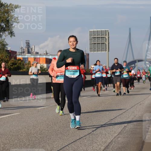 03.10.2025 - Köhlbrandbrückenlauf Luisa Fischer http://msf.ph/oto/9020146 03.10.2025 11:11:59 Position 3 1851, 2388 meine-sportfotos.de