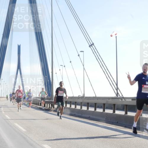 03.10.2025 - Köhlbrandbrückenlauf Matties Gatica Varas http://msf.ph/oto/9020148 03.10.2025 12:21:21 Position 1  meine-sportfotos.de