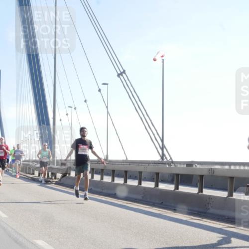 03.10.2025 - Köhlbrandbrückenlauf Matties Gatica Varas http://msf.ph/oto/9020150 03.10.2025 12:21:22 Position 1  meine-sportfotos.de