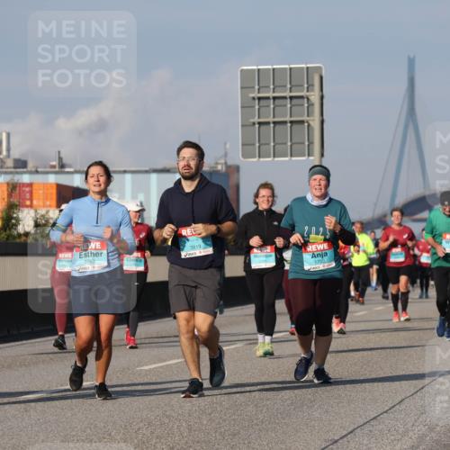 03.10.2025 - Köhlbrandbrückenlauf Luisa Fischer http://msf.ph/oto/9020154 03.10.2025 11:12:05 Position 3 3479, 2763, 3819, 2025, 1700 meine-sportfotos.de