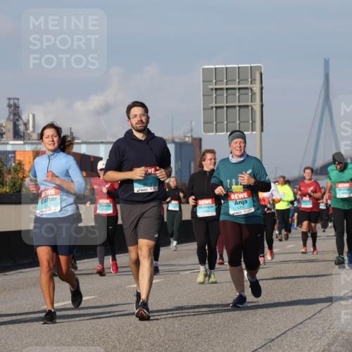 03.10.2025 - Köhlbrandbrückenlauf Luisa Fischer http://msf.ph/oto/9020164 03.10.2025 11:12:06 Position 3 3479, 2763, 202, 1700 meine-sportfotos.de